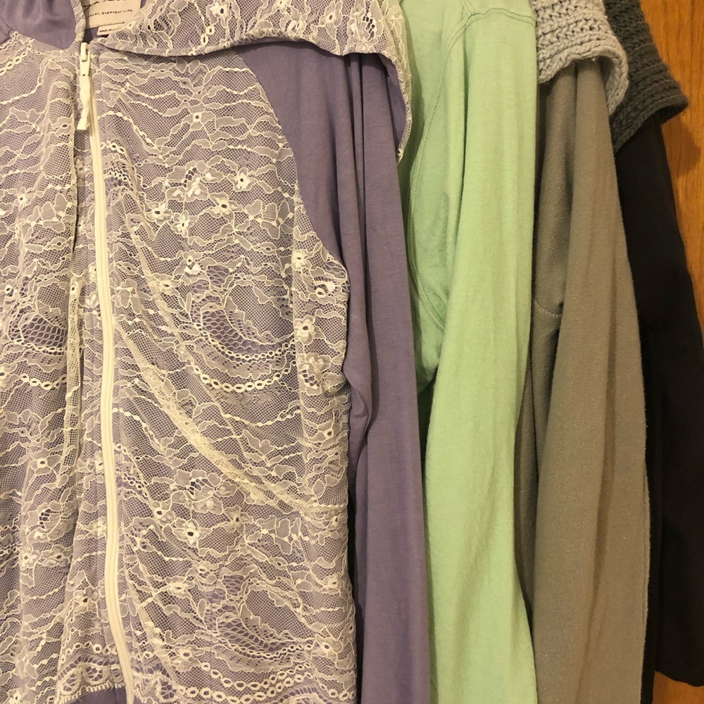 Evy’s Tree Kristina in Sage L mint green ruffle - Picture 2 of 2